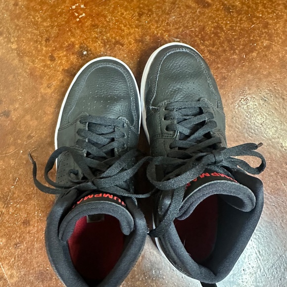 Jumpman Shoes - Picture 3 of 7